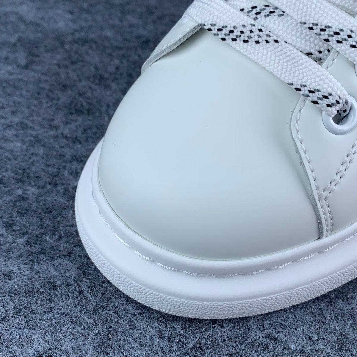 Alexander McQueen Oversized Sneaker 'White'