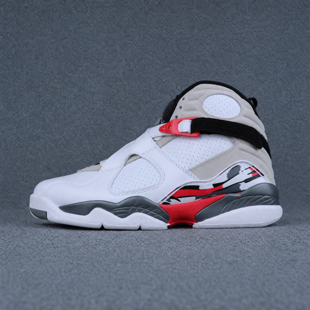 Air Jordan 8 Retro 'Bugs Bunny' 2013
