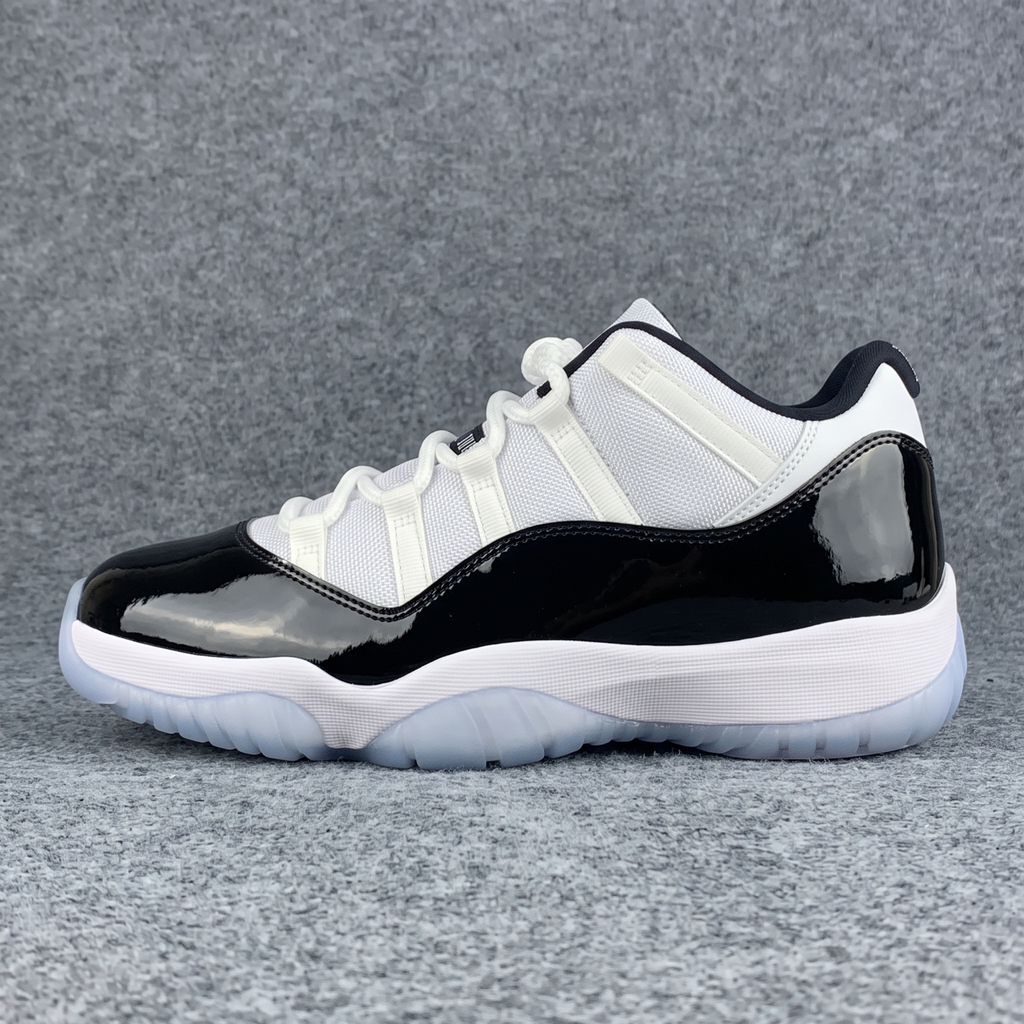 Air Jordan 11 Retro Low 'Concord'