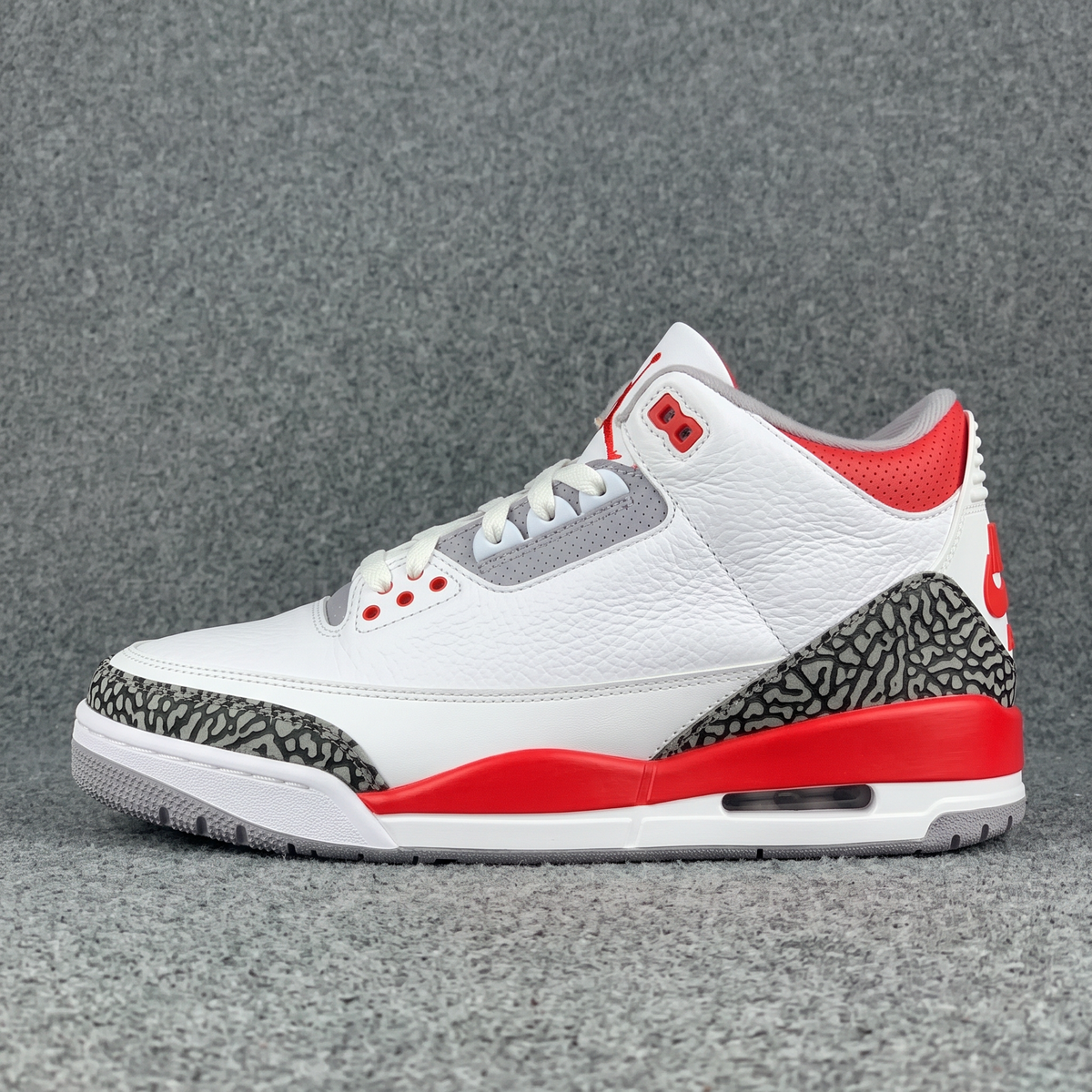 Air Jordan 3 Retro 'Fire Red' 2022