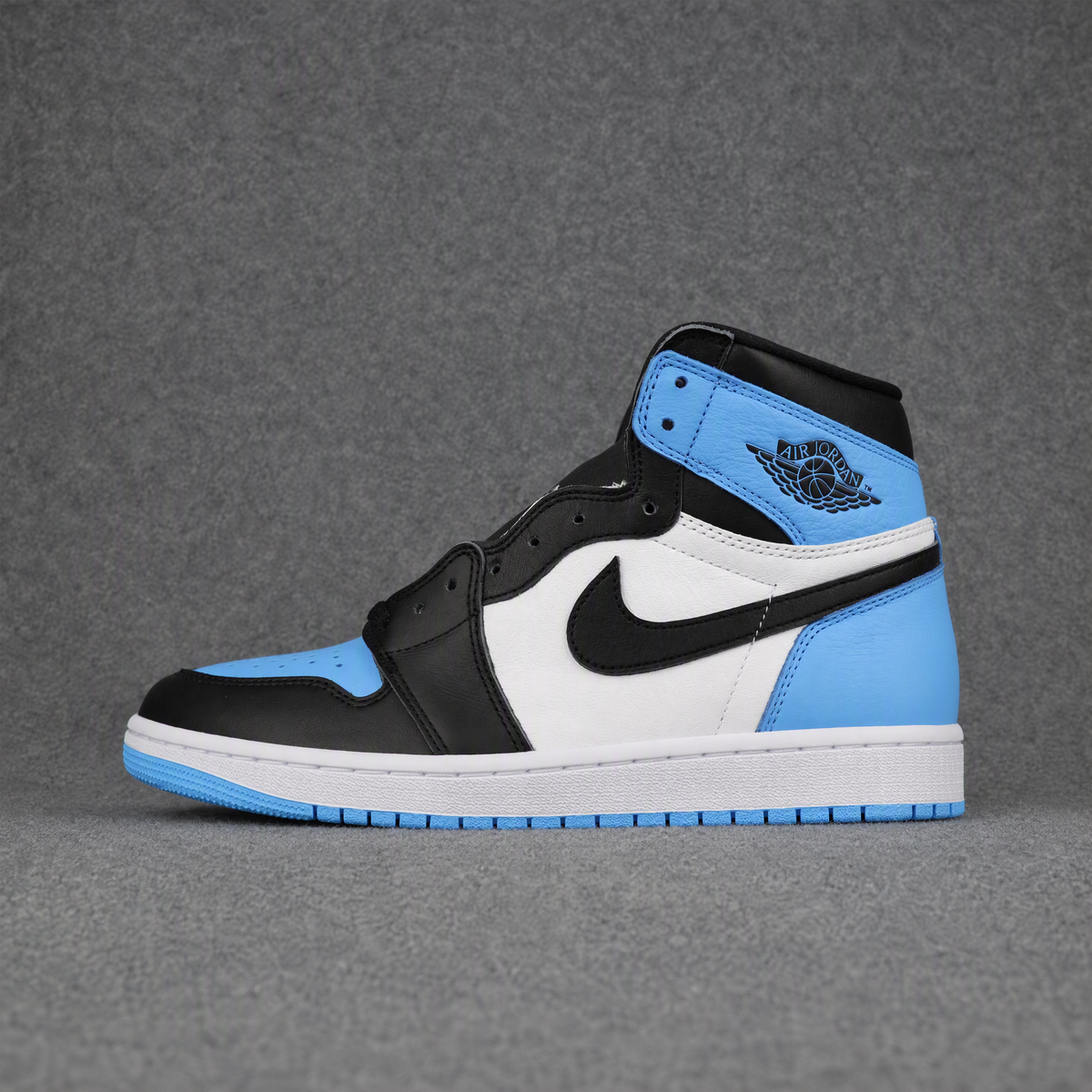 Air Jordan 1 Retro High OG 'UNC Toe'